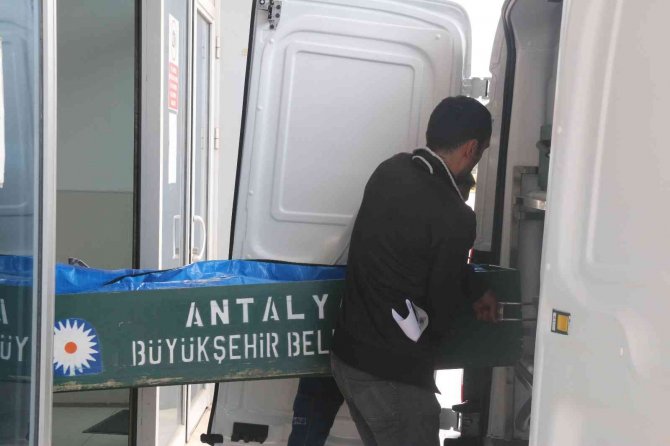 Evlatlık Verdiği Oğlu Tarafından Mermer Darbesi İle Öldürülen Adamın Cenazesi Alındı