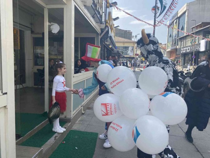 Çekmeköy’de 23 Nisan Coşkusu Cadde Ve Sokaklara Taşındı