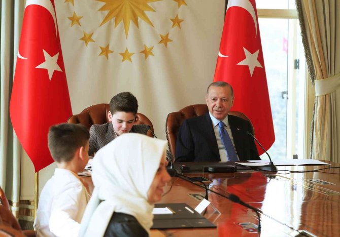 Cumhurbaşkanı Erdoğan Çocukları Kabul Etti