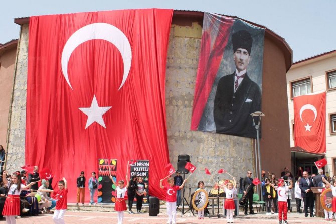 Bayburt’ta 23 Nisan Coşkusu