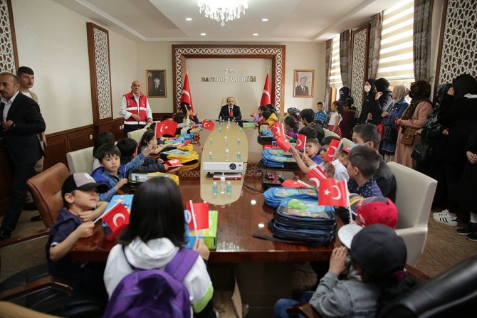 Bayburt’ta Göçmen Çocukların 23 Nisan Sevinci