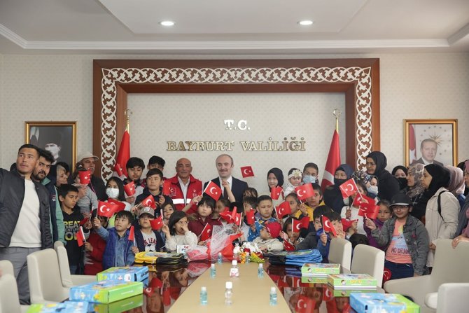 Bayburt’ta Göçmen Çocukların 23 Nisan Sevinci