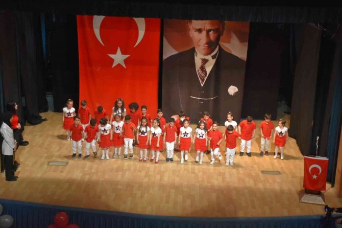 Tatvan’da 23 Nisan Coşkuyla Kutlandı