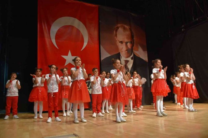 Tatvan’da 23 Nisan Coşkuyla Kutlandı