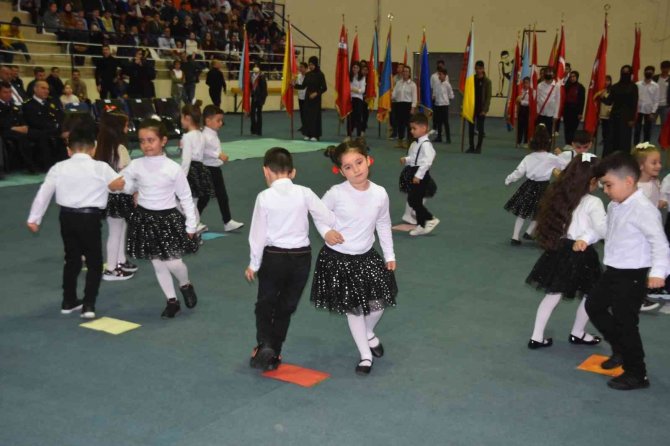 Bitlis’te 23 Nisan Ulusal Egemenlik Ve Çocuk Bayramı Kutlandı