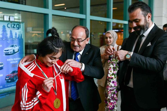 Boksta Avrupa Şampiyonu Olan Filiz Işık, Türkiye’ye Bir İlki Yaşattı