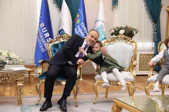 Bursa’da Ana Kucağı’ndan Başkanlık Koltuğuna