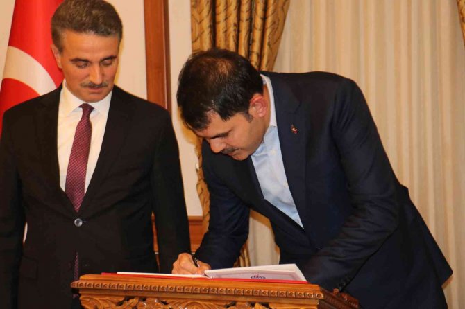 Bakan Kurum, Malatya Valiliğini Ve Ak Parti İ̇l Teşkilatını Ziyaret Etti