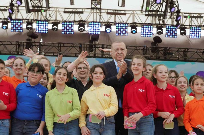 Cumhurbaşkanı Erdoğan: “Çocukların Kulakları Bomba Sesleriyle Değil, Akranlarının Sesleriyle Çınlamalıdır”