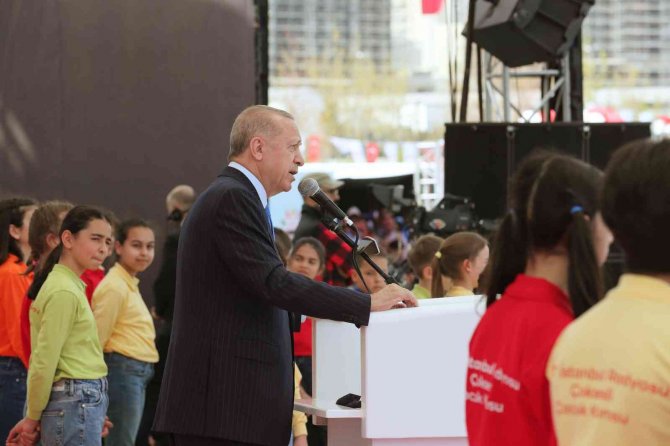 Cumhurbaşkanı Erdoğan: “Çocukların Kulakları Bomba Sesleriyle Değil, Akranlarının Sesleriyle Çınlamalıdır”