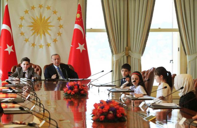 Cumhurbaşkanı Erdoğan Çocukları Kabul Etti