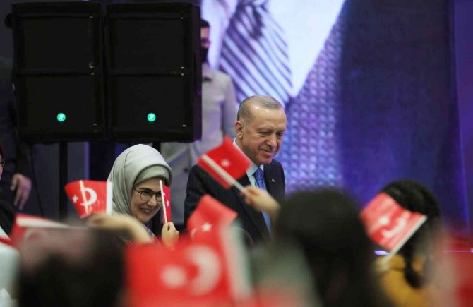 Cumhurbaşkanı Erdoğan Çocuklarla İftar Yaptı