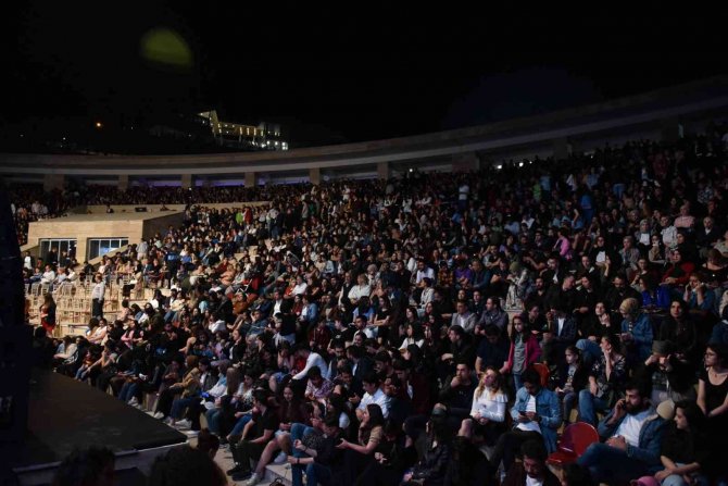Hatay’da Feridun Düzağaç Konser Verdi