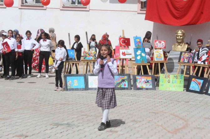 Muradiye’de 23 Nisan Coşkusu