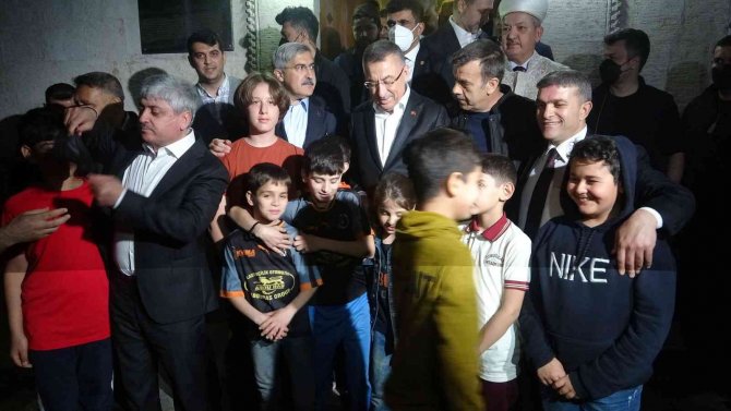 Fuat Oktay Hatay’da Vatandaşlarla Buluştu