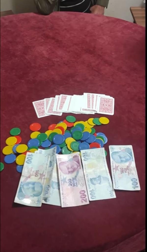 Diyarbakır’da Kumar Operasyonu: Çok Sayıda Kişiye 172 Bin Lira Para Cezası
