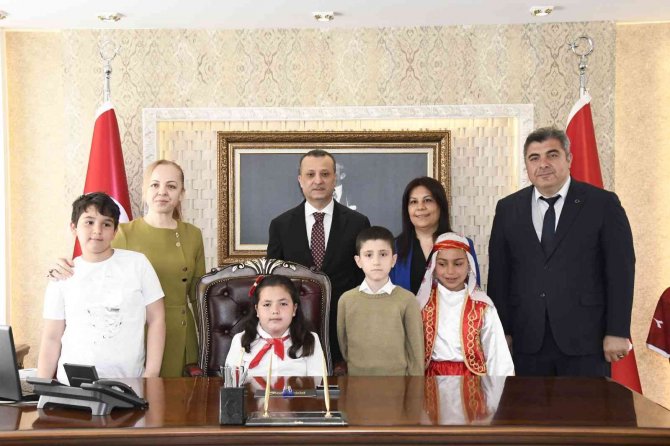 Gümüşhane’de 23 Nisan Ulusal Egemenlik Ve Çocuk Bayramı Kutlamaları