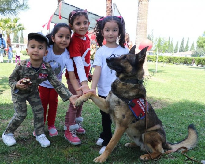 Jandarmadan Çocuklara 23 Nisan Etkinliği