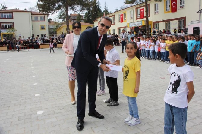 Hisarcık’ta Dereceye Giren Öğrenciler Ödüllendirildi