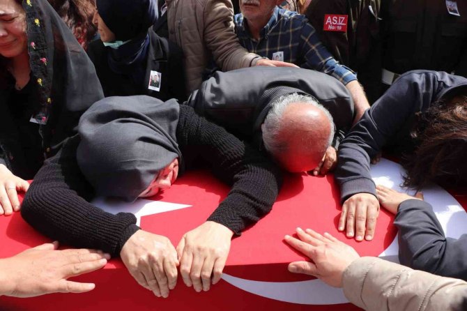 Şehit Teğmen Bekir Can Kerek’i Son Yolculuğuna Binlerce Hemşehrisi Uğurladı
