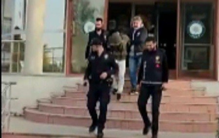 Babası Ve Babannesini Darbedip Sosyal Medyada Paylaştı