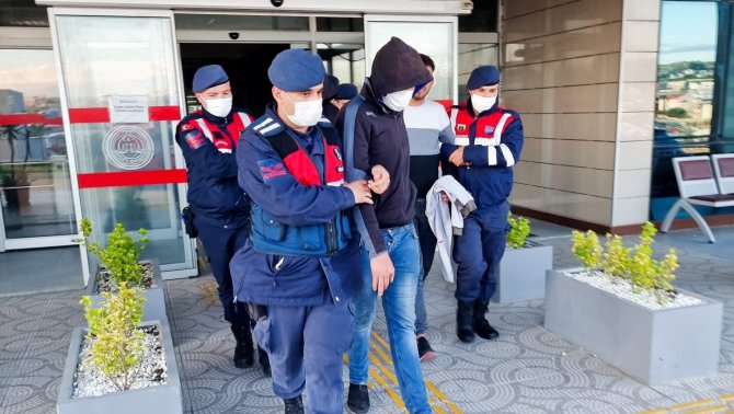 İ̇nşaattan Demir Çalan 3 Hırsız Tutuklandı