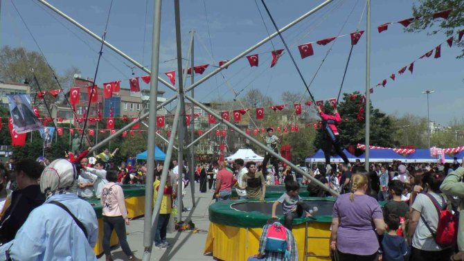Kartal ‘Da 13 Farklı Noktada 23 Nisan Coşkusu Yaşandı