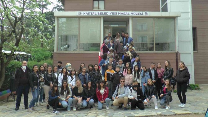 Kartal ‘Da 13 Farklı Noktada 23 Nisan Coşkusu Yaşandı