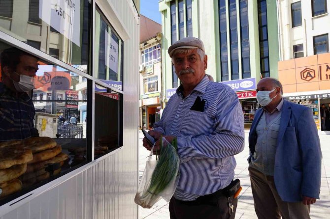 Kastamonu’da Halk Ekmek Satışlarına Vatandaşlardan Yoğun İlgi