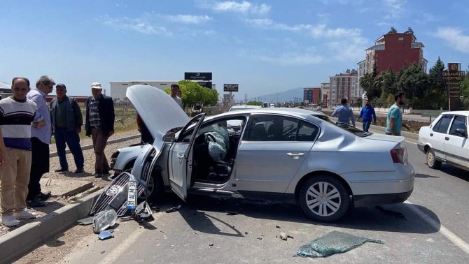 Hatay’da Trafik Kazası: 2 Yaralı