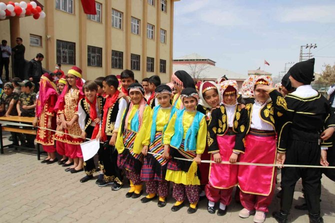 Varto’da 23 Nisan Coşkuyla Kutlandı