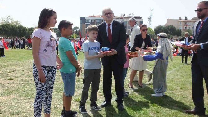 Burhaniye’ De 23 Nisan Kutlaması