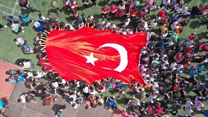 Pamukkale’de 23 Nisan Coşkusu Çocukları Mutlu Etti