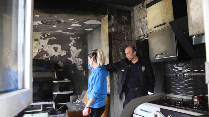 Engelli Çocuk Evde Torpil Patlattı: Ev Küle Döndü