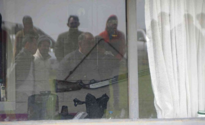 Çoban Başından Vurulmuş Halde Ölü Bulundu