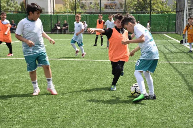 Baran Kamal 23 Nisan Ulusal Egemenlik Futbol Turnuvası’nda Şampiyon Belli Oldu