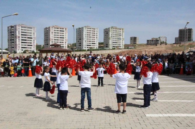 Siirt’te 23 Nisan Ulusal Egemenlik Ve Çocuk Bayramı Coşkuyla Kutlandı