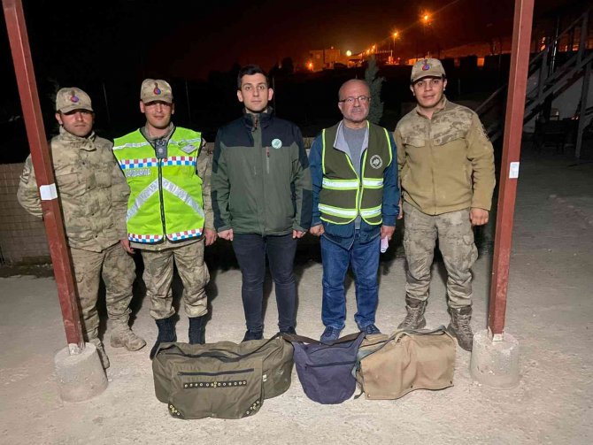 Siirt’te Kaçak Avcının Aracından 7 Canlı Hayvan Ele Geçirildi