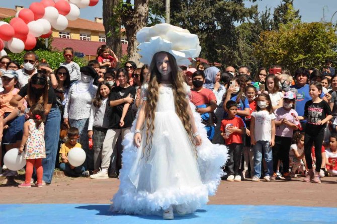 Silifke’de Türk, Rus Ve Suriyeli Çocuklar 23 Nisan Coşkusunu Birlikte Yaşadı