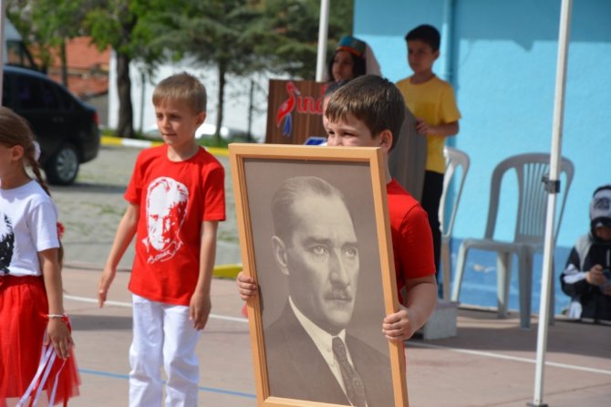 Sındırgı’da 23 Nisan Coşkusu