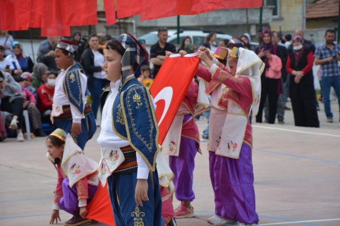 Sındırgı’da 23 Nisan Coşkusu