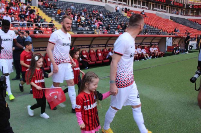 Spor Toto Süper Lig: Gaziantep Fk: 0 - Göztepe: 0 (Maç Devam Ediyor)