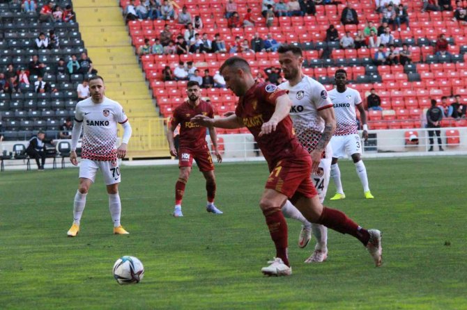 Spor Toto Süper Lig: Gaziantep Fk: 0 - Göztepe: 0 (İ̇lk Yarı)