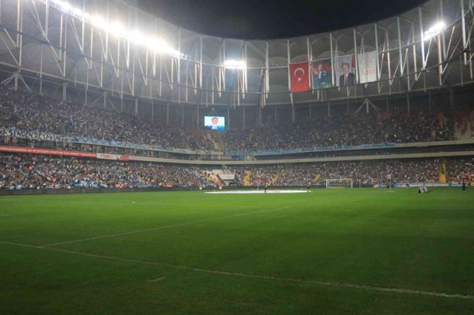 Spor Toto Süper Lig: Adana Demirspor: 0 - Trabzonspor: 2 (Maç Devam Ediyor)