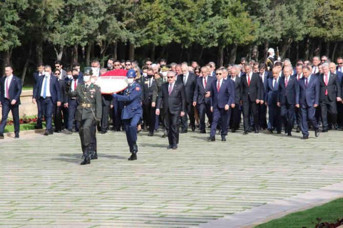Devletin Zirvesi Anıtkabir’de