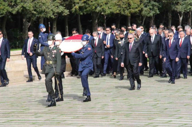 Devletin Zirvesi Anıtkabir’de