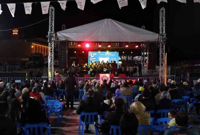 Van’da Tasavvuf Musikisi Konseri Gönüllere Hitap Etti