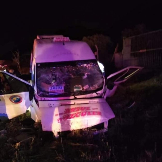 Hatay’da Minibüs Şarampole Uçtu: 12 Yaralı