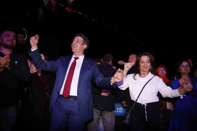 Döşemealtı’nda Derya Uluğ Konseri
