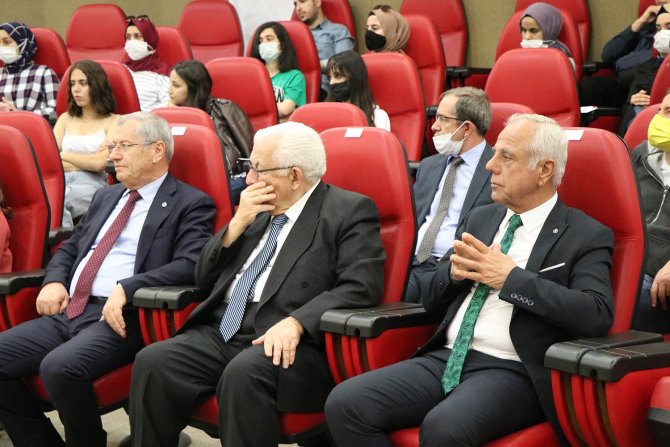 Menevşe: "Vizesiz Seyahat İmkanı Sağlanmalı"